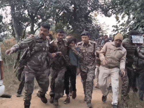 गिरिडीह में अपराधियों ने एक व्यक्ति को चाकू मारा | गिरिडीह में एक शख्स को मारा चाकू: गिरिडीह में एक शख्स को मारा चाकू, पुलिस ने दो को पकड़ा - गिरिडीह न्यूज