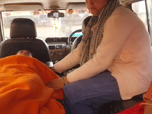 छात्रा पर कार का मलबा गिरा, गला कट गया | गाड़ी से कर्कट इलेक्ट्रानिक पर गिरा, गला कटा: गंभीर स्थिति में एम अजामंदों की भर्ती, कई लाख बाल-बाल खरीदे - पलामू समाचार