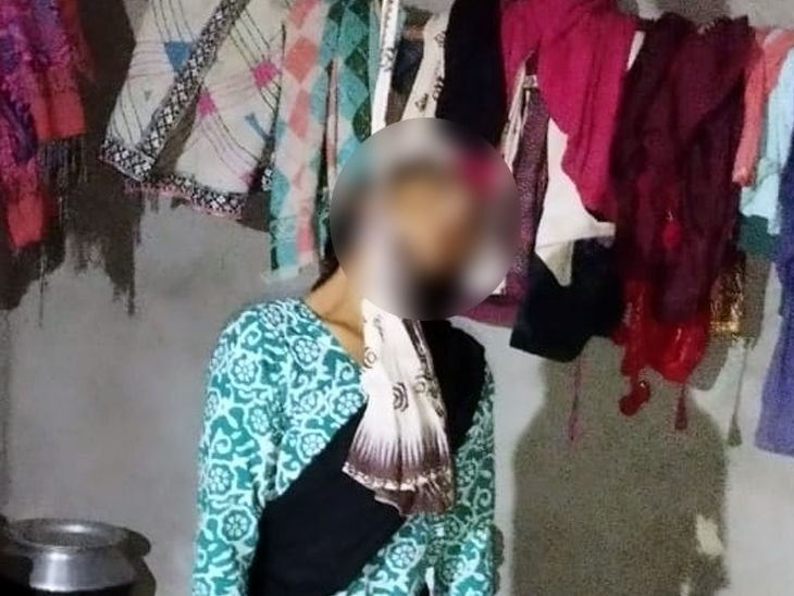 जामताड़ा में फंदे से लटका मिला महिला का शव | जामताड़ा में तालाब से लटकी मिली महिला का शव: धान संकट को लेकर हुआ था विवाद, घटना के वक्त बच्चे को घर से बाहर निकाला - जामताड़ा न्यूज़