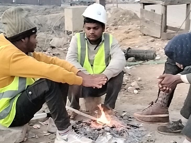 झारखंड के 6 जिलों में तापमान 10 डिग्री से नीचे है. झारखंड का मौसम | झारखंड में 6 नारियल का पारा 10 डिग्री से नीचे: दब-बोकारो में शीत लहर की आशंका, 7.9 के साथ डाल्टेनगंज सबसे ठंडा जिला - रांची समाचार