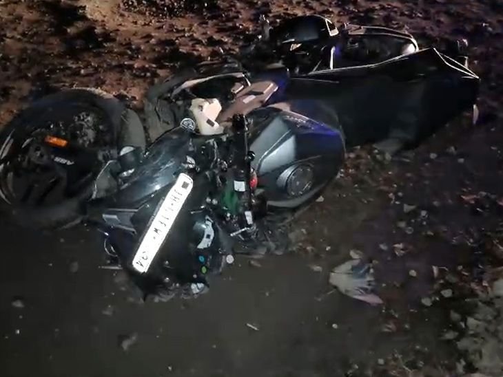 दो बाइकों की टक्कर में एक की मौत | दो बाइक की टक्कर में एक की मौत: पिछली बाइक की टक्कर से हुआ हादसा, रिम्स में दो की मौत - गुमला न्यूज़