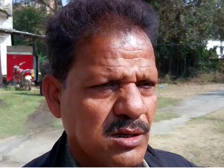 नौकरी दिलाने के नाम पर 10 लाख रुपये की ठगी | नौकरी बेचने के नाम पर 10 लाख रुपये की हिस्सेदारी: ओडिशा के युवाओं को इलेक्ट्रिकल इंजीनियर के पद पर नौकरी बेचने के नाम पर रुपये - देवघर समाचार