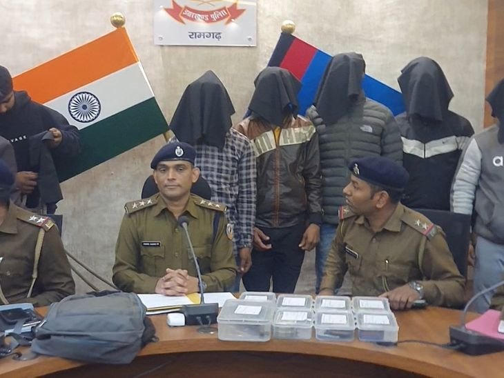 पांडे गिरोह के 11 अपराधी गिरफ्तार | गिरोह के 11 अपराधी गिरफ्तार: सीसीएल क्षेत्र में सड़क निर्माण कर रही कंपनी से थी आरामदायक रंगदारी-रामगढ़ (झारखंड) समाचार