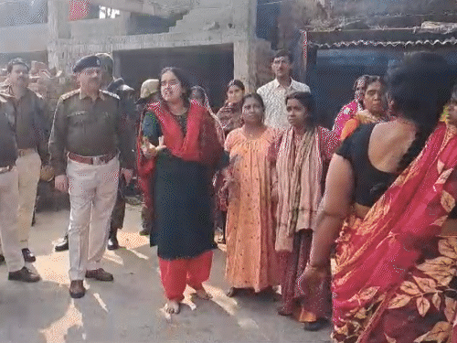 पूर्व स्वास्थ्य मंत्री के समर्थक की गोली मारकर हत्या | पूर्व स्वास्थ्य मंत्री के समर्थकों की गोली मारकर हत्या: 26 दिन पहले हुई थी शादी, बाइक सवार बदमाशों ने गर्दन में मारी चार गोलियां -जमशेदपुर (पूर्वी सिंहभूम) समाचार