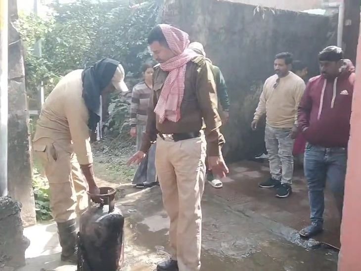 गैस सिलेंडर में लगी आग, लाखों का नुकसान | गैस एजेंसी ने लगाई आग, लाखों का नुकसान: गैस एजेंसी ने लगाई आग, लाखों का नुकसान: गिरिडीह समाचार