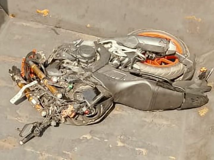 जामताड़ा के नाबालिग की बंगाल में सड़क दुर्घटना में मौत | बंगाल में जामताड़ा के नाबालिग की सड़क दुर्घटना में मौत: हाइवा से उठी बाइक की भीषण टक्कर, एक का नतीजा - जामताड़ा न्यूज़