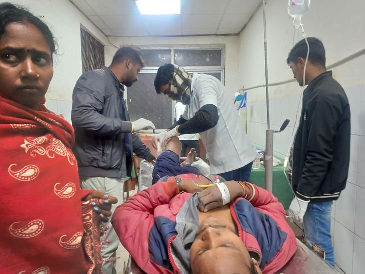 पलामू में फोरलेन निर्माण स्थल पर फायरिंग, मजदूर घायल | पलामू में फोरलेन निर्माण स्थल पर फ़्लोरिडा फ़्लोरिडा, श्रमिक दल: बाइक सवार दो खिलाड़ियों ने की 7 राउंड अरेस्ट, रंगदारी दोस्ती का खतरा - पलामू समाचार