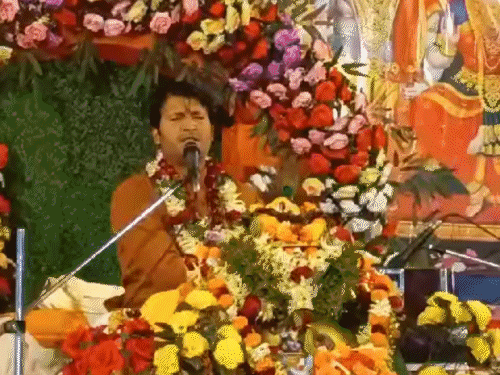 पाकुड़ में 9 दिवसीय श्री राम कथा का समापन | पाकुड़ में 9 दिव्य श्री राम कथा का समापन: कथा वाचक बोले- राम कथा का श्रवण मोक्ष प्राप्ति का मार्ग, 22 को होगा महायज्ञ - पाकुड़ समाचार