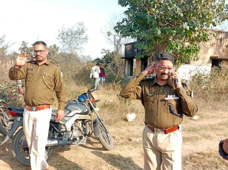 बोकारो में एक युवती की गला रेतकर हत्या कर दी गई | बोकारो में गला घोंटकर हत्याकांड: रेलवे स्टेशन के पास मिला शव, गला घोंटकर हत्या का शक, जांच में आरोप - बोकारो पुलिस समाचार