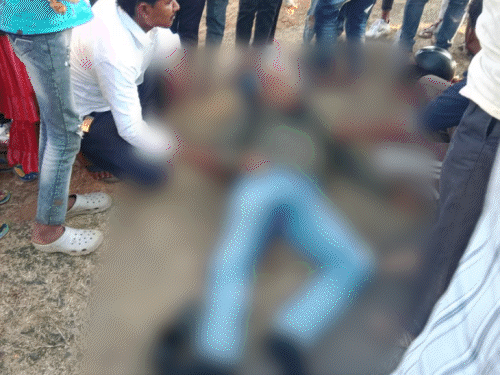 मधुपुर में सड़क दुर्घटना में स्कूल के हेडमास्टर की मृत्यु | मधुपु मधुपु kthaurasamamakamaka की सड़क सड़क सड़क सड़क सड़क में में पिकअप वैन वैन ने ने ने ने ने ने ने ने ने ने ने वैन वैन वैन वैन ने वैन वैन ने ने ने