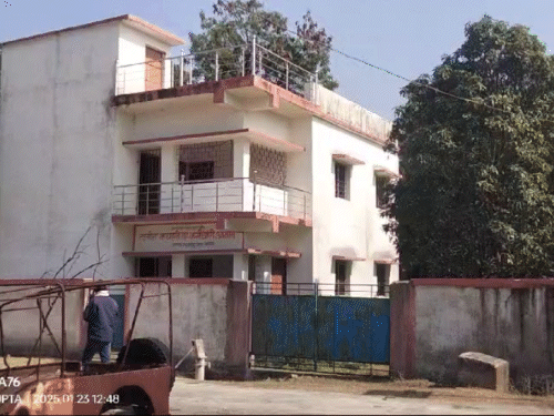 लातेहार में 20 हजार रुपये रिश्वत लेते पकड़े गये सर्किल इंस्पेक्टर | 20 हजार रुपये की रिश्वत ली गई धराया: 20 हजार रुपये की रिश्वत ली गई धराया: गिरजाघर के बाद हंसने लगा, किया तूफान; पहले भी कर चुका है भुगतान - Latehar News