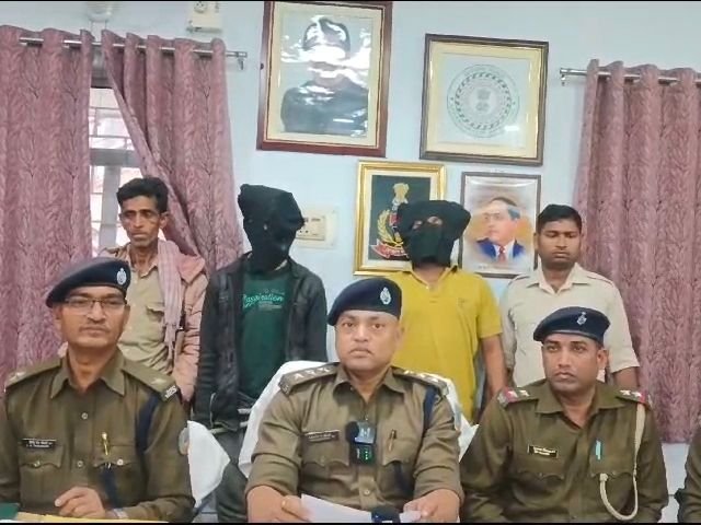 10 हजार रुपये को उसकी पत्नी को मारने के लिए एक अनुबंध के रूप में दिया गया था पत्नी की हत्या के लिए दी 10 हजार की सुपारी: शक के चलते पति ने दो दोस्तों से करवाई पत्नी की हत्या, आरोपी फरार - Godda News