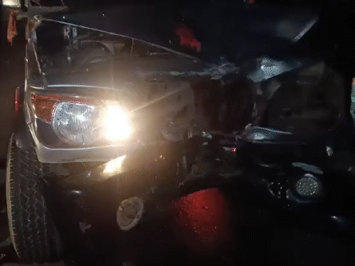 Giridih में एक बाइक से बोलेरो टकराया | Thirिडीह में kirो ने ने kanaur को kairी टक kairी टकthir टक अफ़रपद, की r प rir ray raba rana rana ranama - giridih News