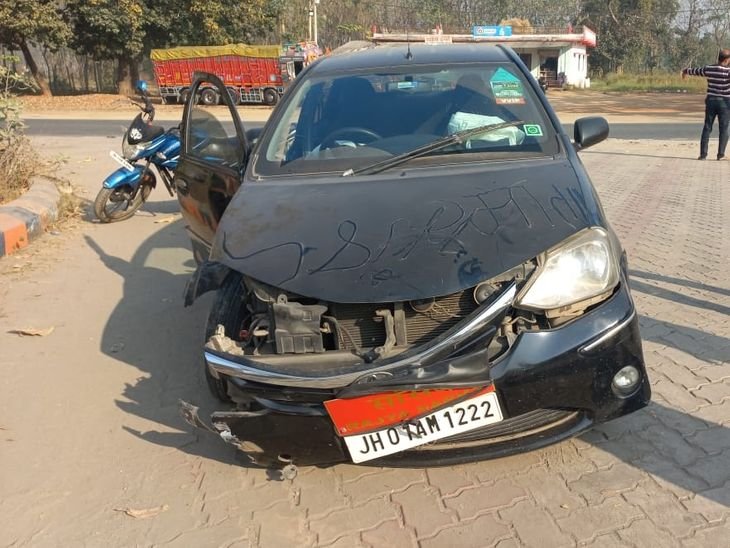 कुंभ बाथ से लौटते समय माहुआ माजि की कार दुर्घटनाग्रस्त हो गई कुंभ स्नान से लौट रही महुआ माझी की कार दुर्घटनाग्रस्त: राज्यसभा सांसद का एक हाथ टूटा, नाक और चेस्ट पर लगी चोट; रत्न अमीर - लेटहर न्यूज