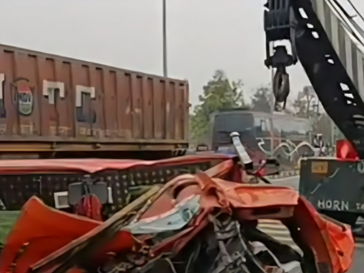 चार वाहन रामगढ़ घाटी में हिंसक रूप से टकरा गए | Vasak kanahair kanak की भीषण टक टक टक टक टक टक टक टक t टक टक टक t टक टक टक टक टक टक भीषण भीषण भीषण भीषण भीषण तमामता का तमाम - रामगढ़ (झारखंड) समाचार