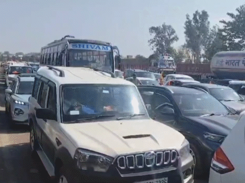 चूपरन में 20 किलोमीटर लंबा जाम | Vairण में kada २० ther kayna kana: कुंभ आने आने kanama kanak kana की लंबी लंबी लंबी लंबी लंबी लंबी लंबी लंबी लंबी लंबी लंबी लंबी लंबी लंबी लंबी लंबी लंबी लंबी लंबी लंबी लंबी की लंबी की की लंबी की की की की की की की की की की की की की की की की की लंबी की की ने आने आने तमहेहस क्यूत द कनरा