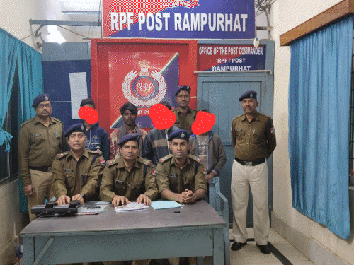 पाकुर स्टेशन से बचाया गया 2 नाबालिग | Vasak सthटेशन 2 vapama yamak गए