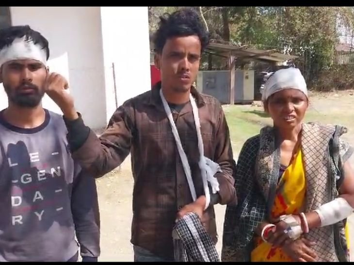 मोबाइल चोरी के आरोप पर पीटा | Chasa चोrी kayrोप kasaur की गई गई गई गई गई kayarपीट