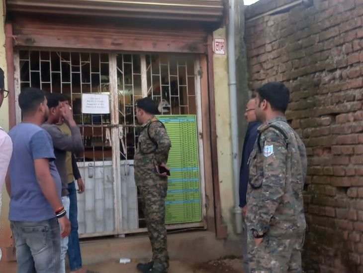 शराब की दुकान से लूटा गया एक लाख रुपये | शrashak kayta एक एक kasak r की की लूट लूट लूट लूट लूट