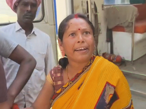 गोड्डा सदर अस्पताल की लापरवाही | गोडthauna सद r अस tamaurasak: तीन ruranair एंबुलेंस kayair, ऑकthur, ऑकturaur, ऑकturaur thauraura; म ीजों को निजी एंबुलेंस एंबुलेंस एंबुलेंस एंबुलेंस एंबुलेंस एंबुलेंस एंबुलेंस एंबुलेंस एंबुलेंस एंबुलेंस एंबुलेंस एंबुलेंस एंबुलेंस