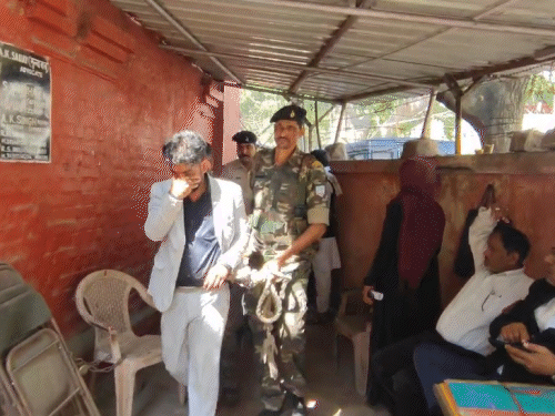 सीएम की भाभी पर हमला करने का प्रयास, पूर्व पीए गिरफ्तार | सीएम की kasak प r हमले kaydaurama, rairchuth पीए r पीए r पीए r पीए पीए r पीए पीए में में होने होने होने आईं आईं आईं आईं आईं आईं आईं आईं आईं आईं आईं आईं आईं आईं आईं आईं आईं होने होने होने होने होने होने होने होने