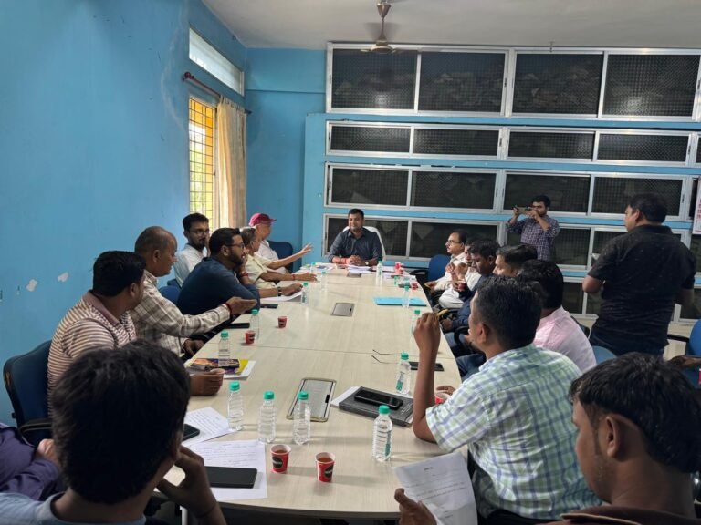 बस मालिकों एवं ट्रांसपोर्टरों के साथ सहायक श्रम आयुक्त ने की बैठक