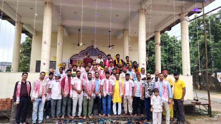 ठाकुर कुल्ही दुर्गा पूजा समिति की ओर से सम्मान समारोह का आयोजन।