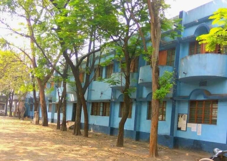 धनबाद-बोकारो के 7 डिग्री कॉलेजों में इंटर नामांकन पर रोक, 2026 से पढ़ाई होगी बंद