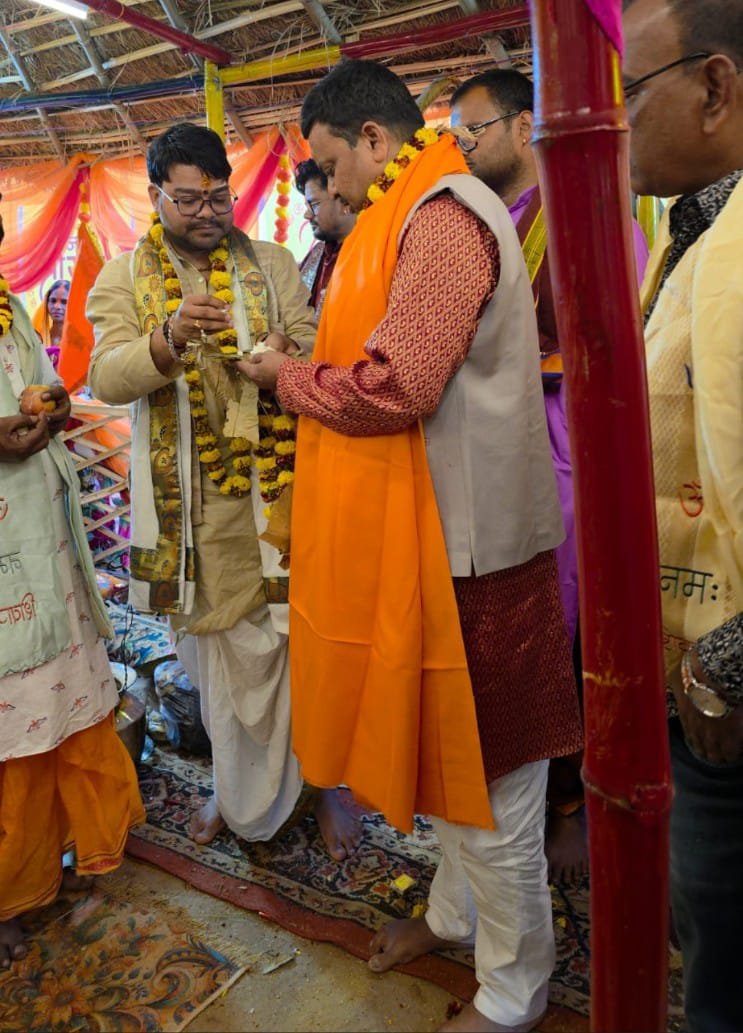 पंचमुखी बजरंगबली मंदिर के पांचवा स्थापना दिवस पर उदय प्रताप सिंह आशीर्वाद लेने पहुंचे