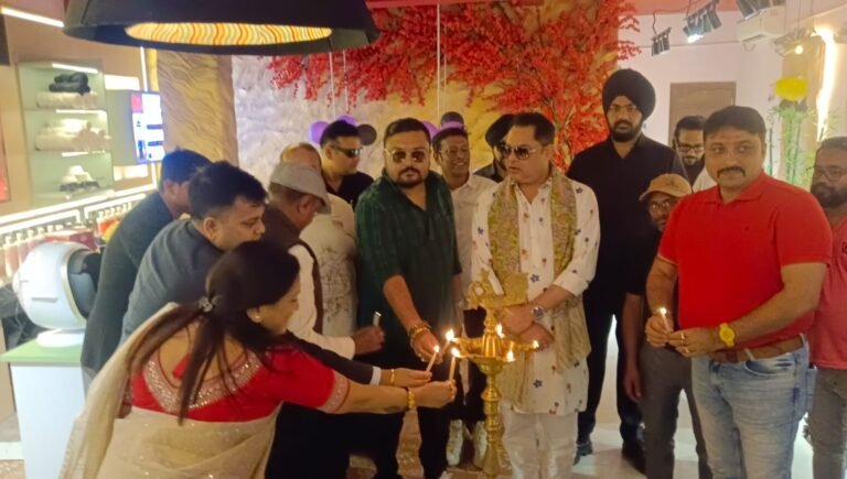 कंफर्ट फैमिली सैलून का रणविजय सिंह ने फीता काटकर किया उद्घाटन
