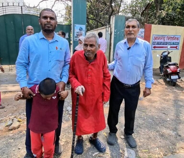 बुजुर्ग मतदाताओं में दिखा वोटिंग का उत्साह