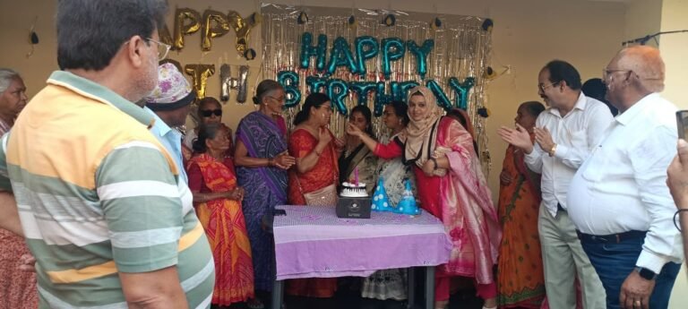 ओल्ड एज होम में महिला वृद्धजनों को सम्मानित कर मनाया गया अंतर्राष्ट्रीय महिला दिवस