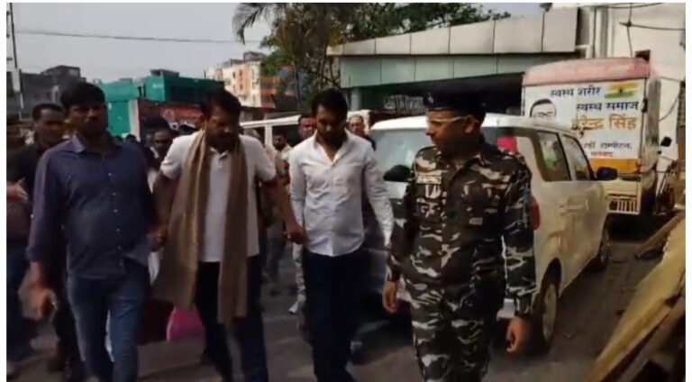 धनबाद के असर्फी अस्पताल में मानवता शर्मसार: बकाया रुपयों के लिए शव को बनाया बंधक, नवनिर्वाचित मेयर संजीव सिंह ने चुकाया बिल।