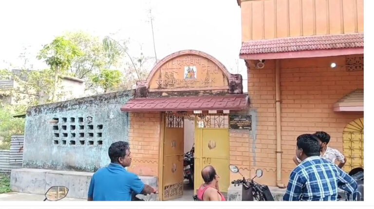 हथियार के बल पर बच्चों को बनाया बंधक, लाखों की डकैती से दहला इलाका।