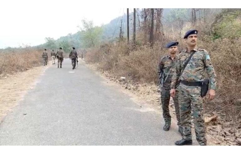 धनबाद में पुलिस-अपराधी में मुठभेड़।