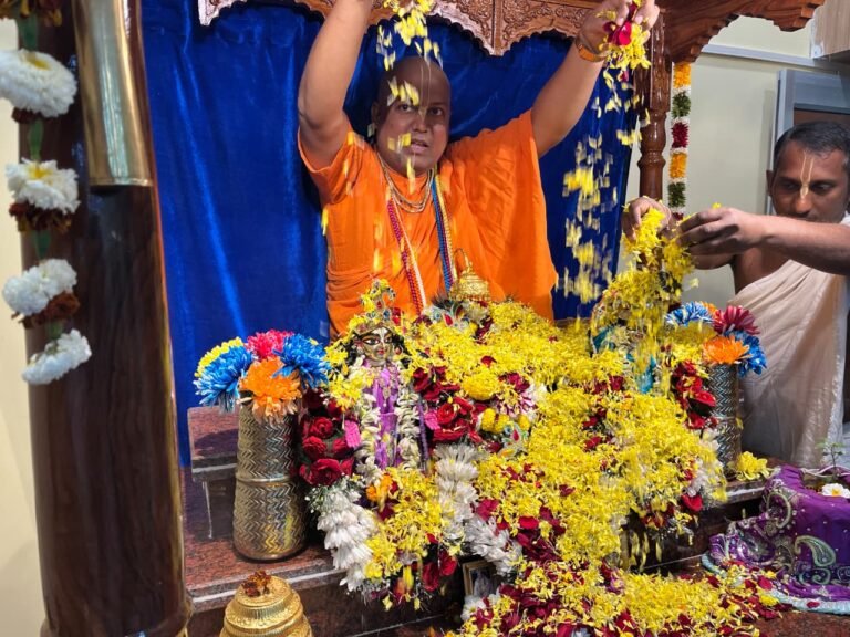 श्री राधा गिरधारी माधव मंदिर, वृंदावन विहार में महा महोत्सव, भक्तों ने धूमधाम से किया स्वागत