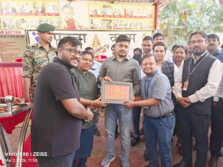 धनबाद जिला उपायुक्त आदित्य रंजन ने पहला कदम स्कूल में नवनिर्मित ट्रेनिंग क्लास का किया भव्य उद्घाटन