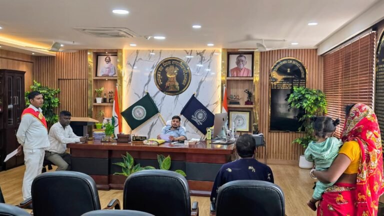 उपायुक्त ने सुनी आम नागरिकों की शिकायतें