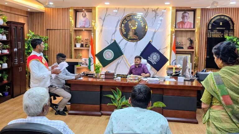 उपायुक्त ने सुनी आम नागरिकों की शिकायतें