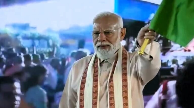 माननीय प्रधानमंत्री श्री नरेंद्र मोदी जी द्वारा वीडियों कांफ्रेंसिंग के माध्यम से विभिन्न ट्रेन सेवा को हरी झंडी दिखाकर किया गया शुभारंभ ।