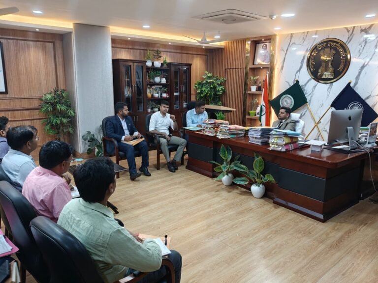 आर्द्रभूमि (Wetlands) के संरक्षण हेतु उपायुक्त की  अध्यक्षता में की गई बैठक