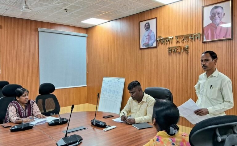 जनता दरबार में सुनी गई आमजनों की समस्या