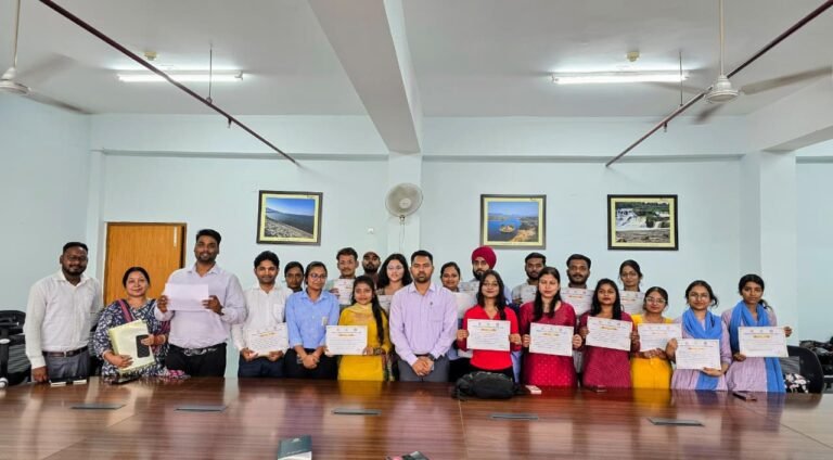 हैप्पी स्ट्रीट में आयोजित प्रतियोगिता के विजेताओं को उप विकास आयुक्त ने किया सम्मानित