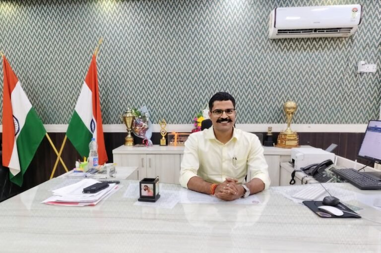 धनबाद मंडल को मिला नया एसीनियर डीसीएम, मनीष सौरभ ने संभाला पदभार