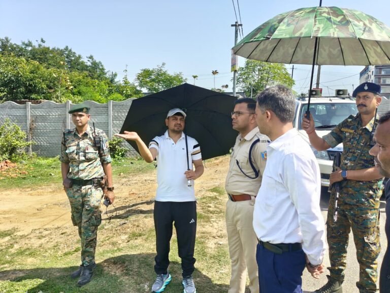 उपायुक्त तथा एसएसपी ने प्रस्तावित विकास परियोजनाओं के लिए धनबाद अंचल तथा गोविंदपुर अंचल अंतर्गत विभिन्न सरकारी जमीनों का किया निरीक्षण