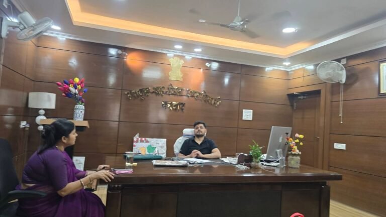 जनसमस्याओं को लेकर विधायक रागिनी सिंह ने उपायुक्त से की मुलाकात, समाधान का मिला आश्वासन