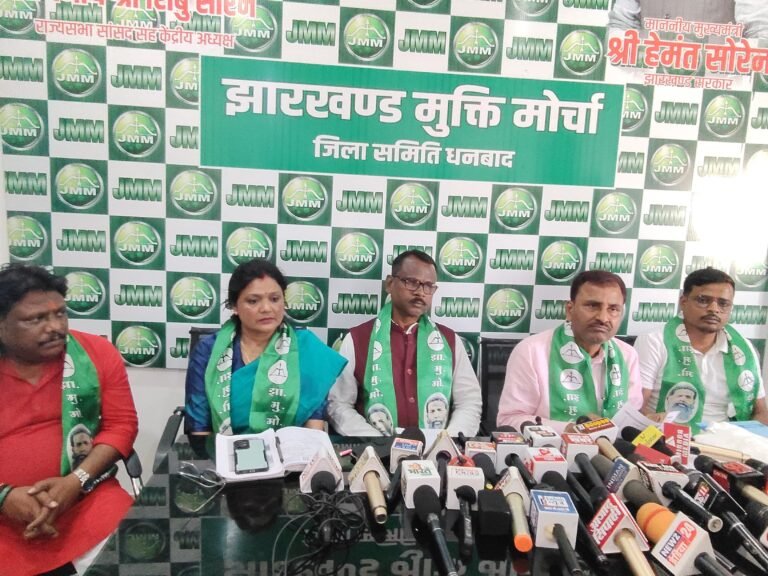 हजारीबाग घटना पर गरमाई राजनीति, जेएमएम ने भाजपा पर साधा निशाना; माफी की उठी मांग