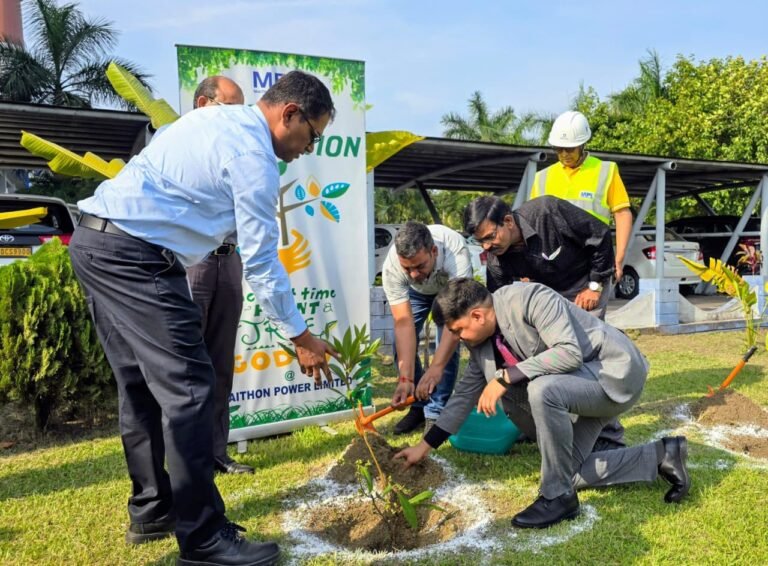 उपायुक्त ने एमपीएल में पौधारोपण कर दिया पर्यावरण संरक्षण का संदेश