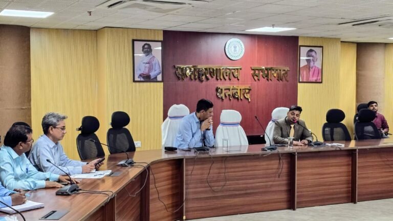 उपायुक्त ने की संशोधित झरिया मास्टर प्लान की समीक्षा