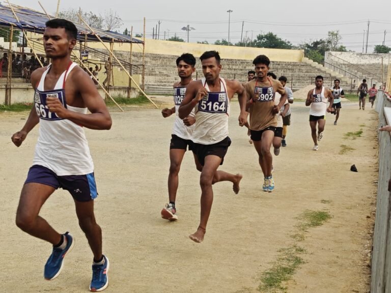धनबाद होमगार्ड बहाली: शहरी गैर-तकनीकी अभ्यर्थियों की शारीरिक दक्षता परीक्षा संपन्न, पारदर्शिता पर रहा विशेष जोर